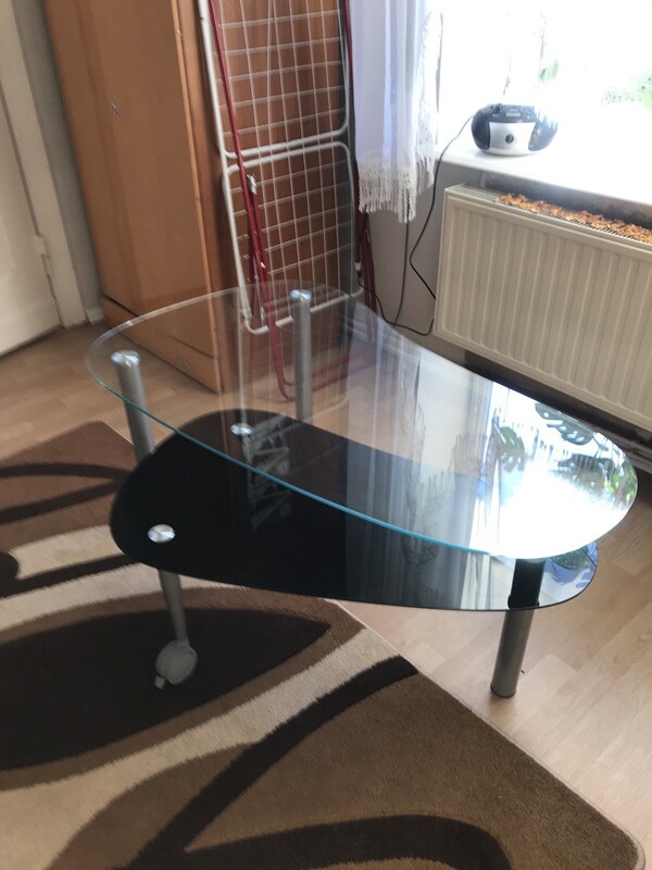 Elbląg Sprzedam stolik. Stan dobry. Długość 120 cm, szer.70 cm. Wysokość 50 cm.