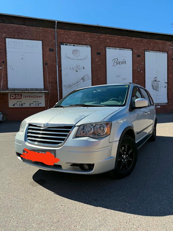 Elbląg Sprzedam Chrysler T&C 4.0 189 kW z 2010 r. z gazem-2 butle po
41 l.
Samochód do poprawek lakierniczych, brak