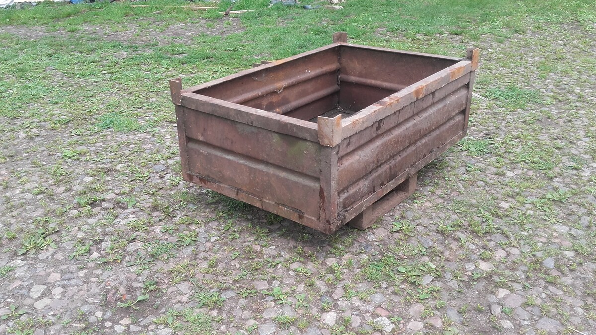 Elbląg witam mam do sprzedania zawieszana skrzynie transportowa na tył ciągnika skrzynia cała metalowa solindna