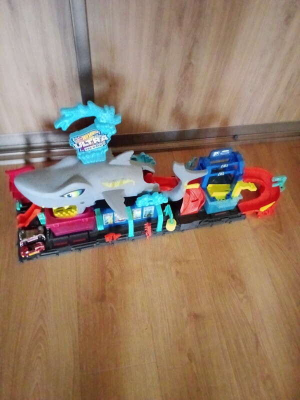 Elbląg Witam,
sprzedam 3 zestawy Hot Wheels:
- hot wheels city rekin myjnia.
- hot wheels speedy pizza,
- hot