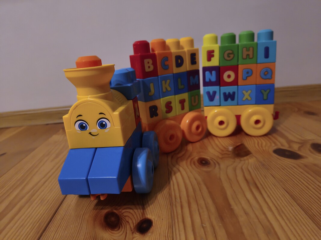 Elbląg Sprzedam pociąg muzyczny Fisher Price. Stan idealny, zapakowany w oryginalny karton. Doskonała zabawka