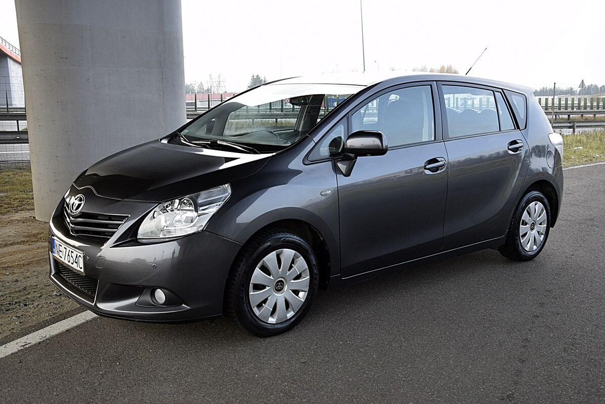 Elbląg Toyota Verso 1.8 benzyna, 2011 rok - 7 osobowa, bardzo ładna. Auto w wersji 7 osobowa, czyste i zadbane bez