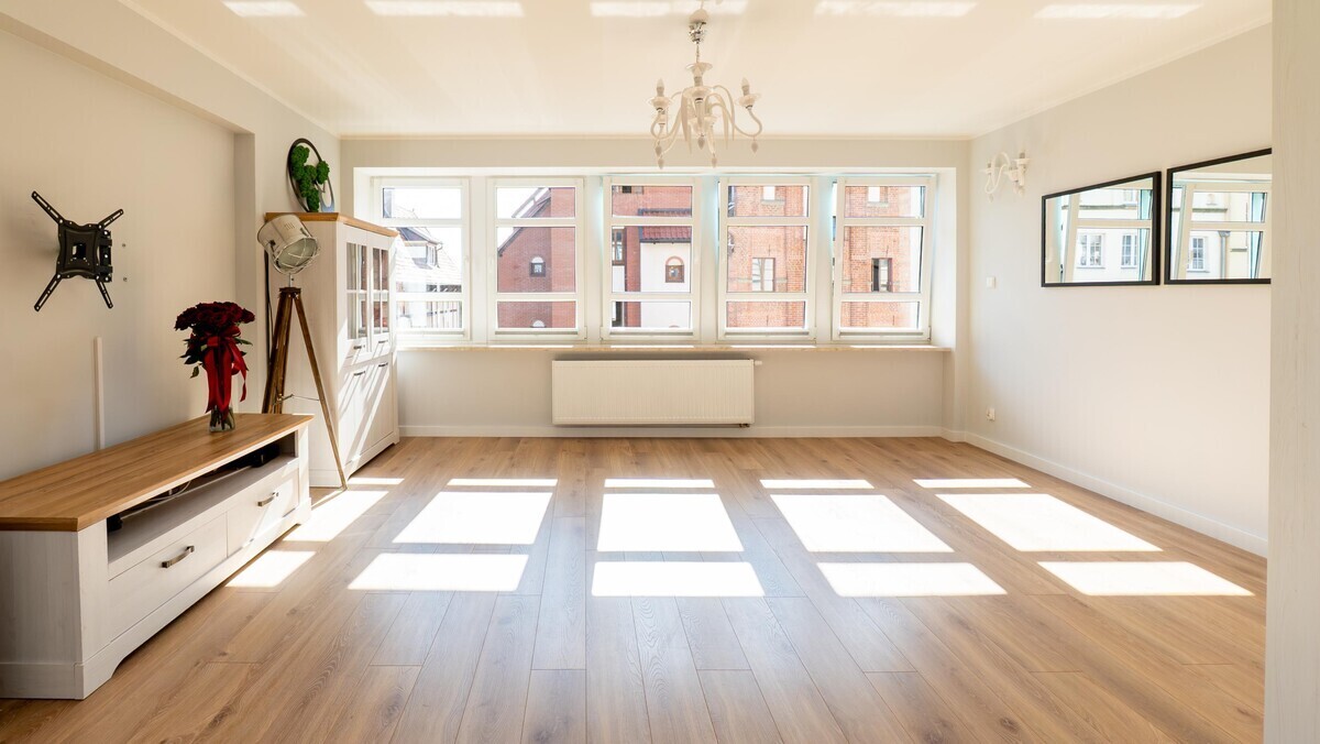 Elbląg TO MY SPRZEDAJEMYNIERUCHOMOŚCI W TYM MIEŚCIEBIURO NIERUCHOMOŚCIAMERICAN HOMEWYNAJMĘ - 3 POKOJE - STARY