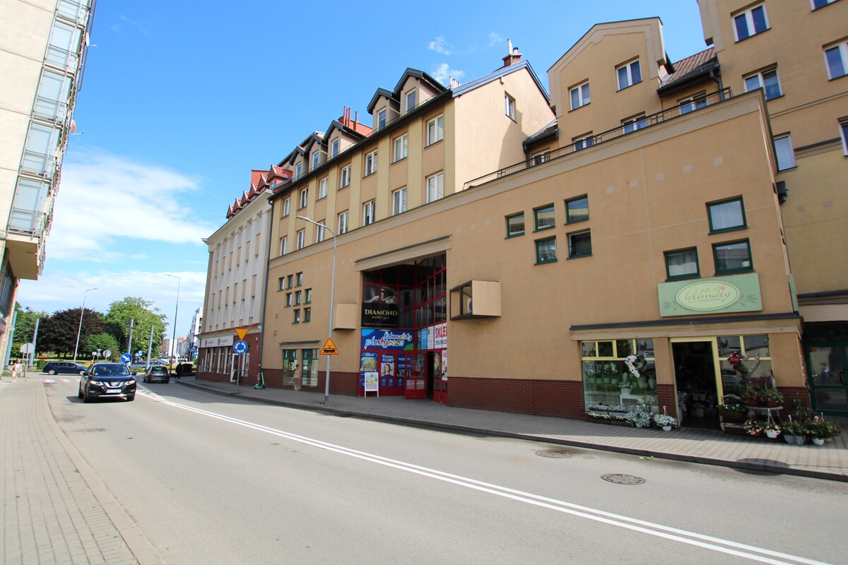 Elbląg NIERUCHOMOŚCI ANNA KRASZEWSKA Lokal handlowo-usługowy na parterze w centrum miasta ul.
