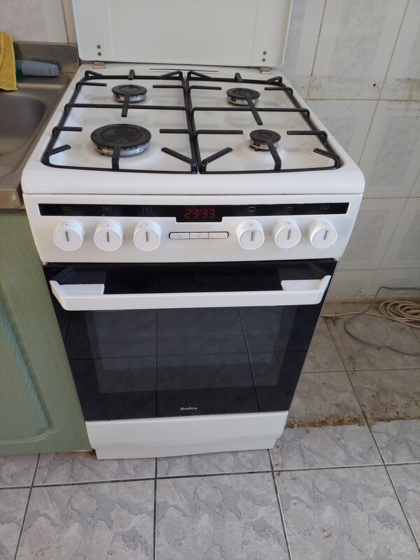 Elbląg Sprzedam lodówkę BEKO No Frost 600 zł i kuchenkę gazową Amica 350 zł. Stan bardzo dobry
