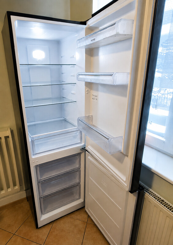 Elbląg Lodówka MPM MPM-312-FF-48 Total No Frost – czarna
Sprzedam lodówko-zamrażarkę MPM MPM-312-FF-48 Total No