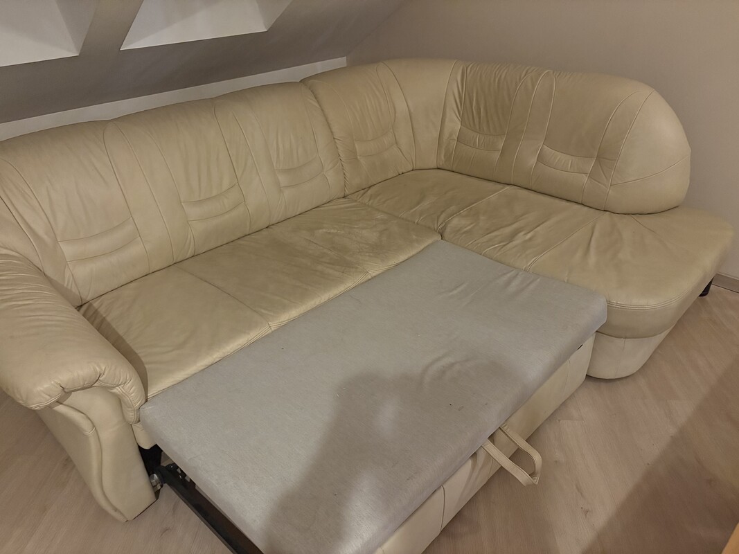 Elbląg Oddam sofę narożną. Stan jak na zdjęciu. Może komuś się przyda na działkę 😉 220/160 głębokość