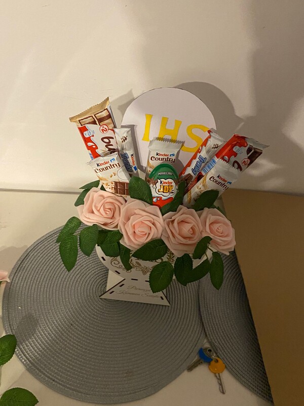 Elbląg 🌸✨ Flower box / słodki bukiet na Komunię ✨🌸
Ręcznie wykonana dekoracja z
