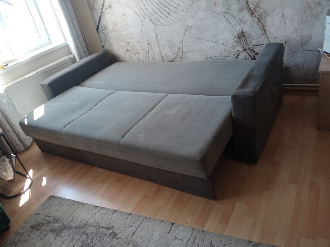 Elbląg Oddam za paczkę kawy sofę rozkładaną z pojemnikiem wymiary dł.230/szer.94cm, po rozłożeniu dł.230cm/150cm