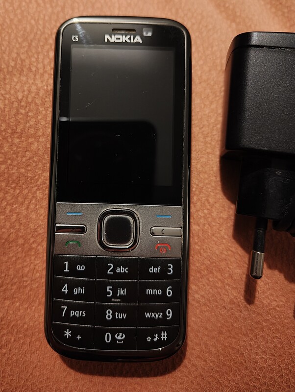 Elbląg Sprzedam zadbany, w pełni sprawny telefon Nokia c5-00
W zestawie z oryginalną baterią kartą pamięci 256 MB