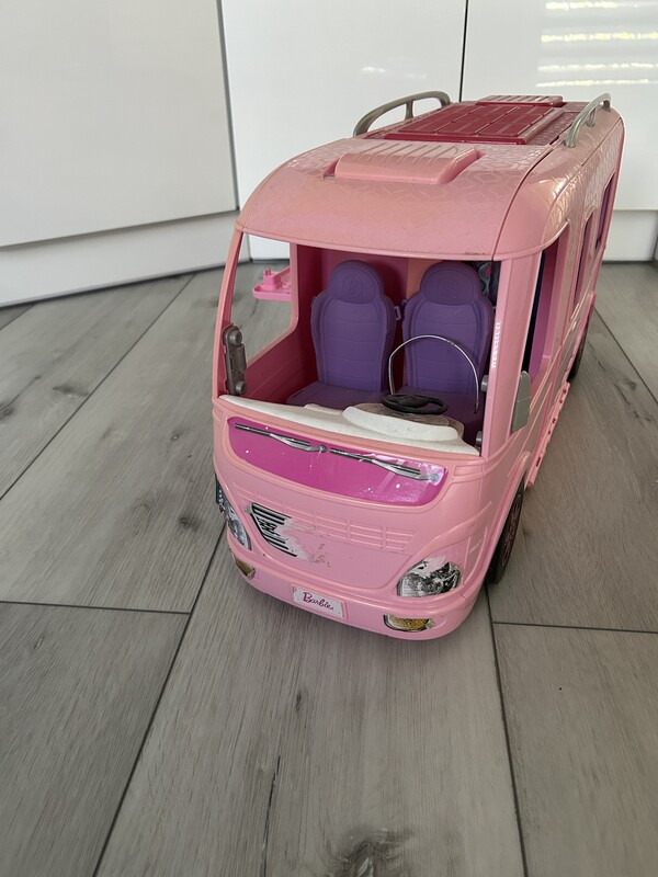 Elbląg Na sprzedaż camper Barbie.
To co widoczne na zdjęciach. Stan również widoczny na zdjęciach.