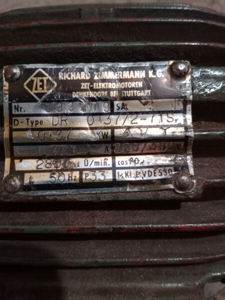 Elbląg Sprzedam szlifierkę widoczną na zdjęciach. Wymiary podane na tabliczce znamionowej. Waga 13 kg. Odbiór osobisty