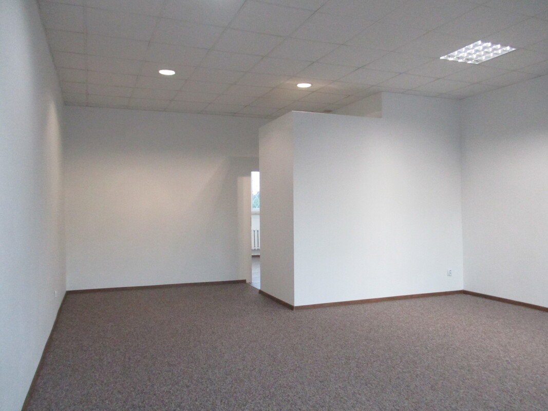 Elbląg Wynajmę LOKAL UŻYTKOWY- POW..65 m2,dwa pomieszczenia, parter. Wejście z chodnika. Bdb.