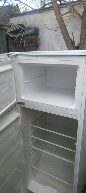 Elbląg Sprzedam lodówkę Candy stan bardzo dobry Wymiary wysokość 140cm szer 55cm głębokość 52 cm Możliwość transportu.