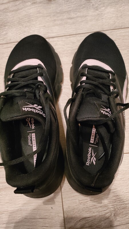 Elbląg Sprzedam damskie buty sportowe Reebok w rozmiarze 39.W bardzo dobrym stanie. Polecam.