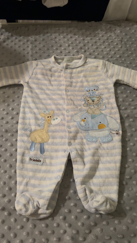 Elbląg Witam sprzedam ciuszki dla chłopczyka w bardzo dobrym stanie za 200zl r 56-62 są tego 2 duże torby m. in