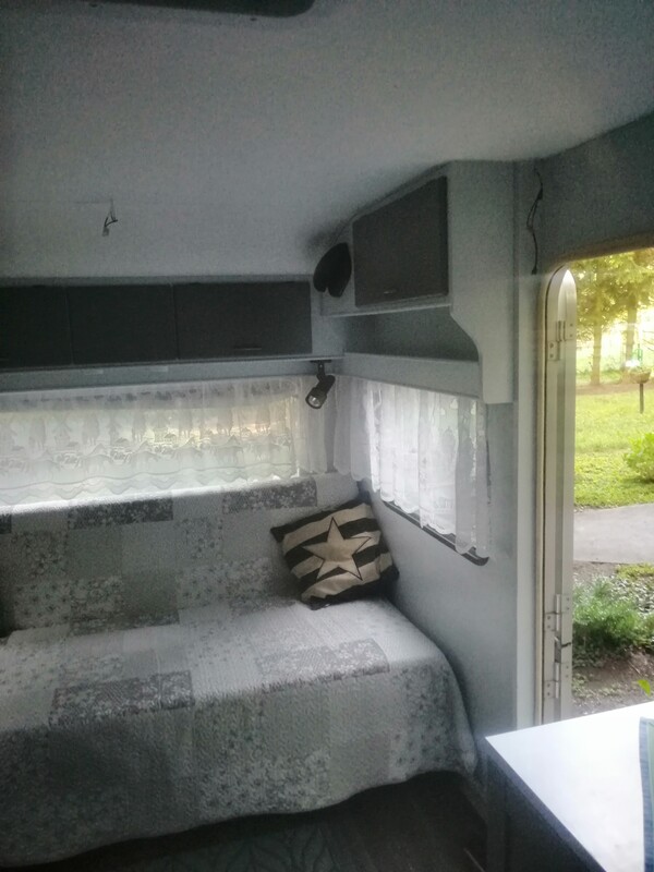 Elbląg Sprzedam dużą przyczepę campingową po kapitalnym remoncie nie zarejstrowana. Napewno idealnie zastapi altankę