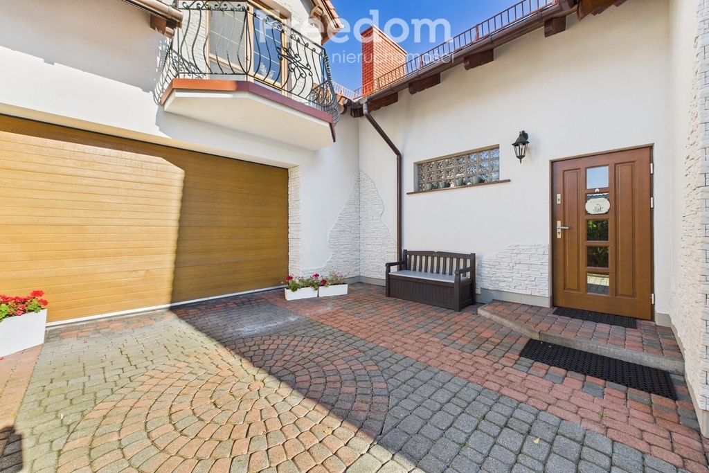 Elbląg FREEDOM NIERUCHOMOŚCISprzedam dom - Elbląg, Skierniewicka. Marzysz o życiu w spokojnej okolicy, ale z