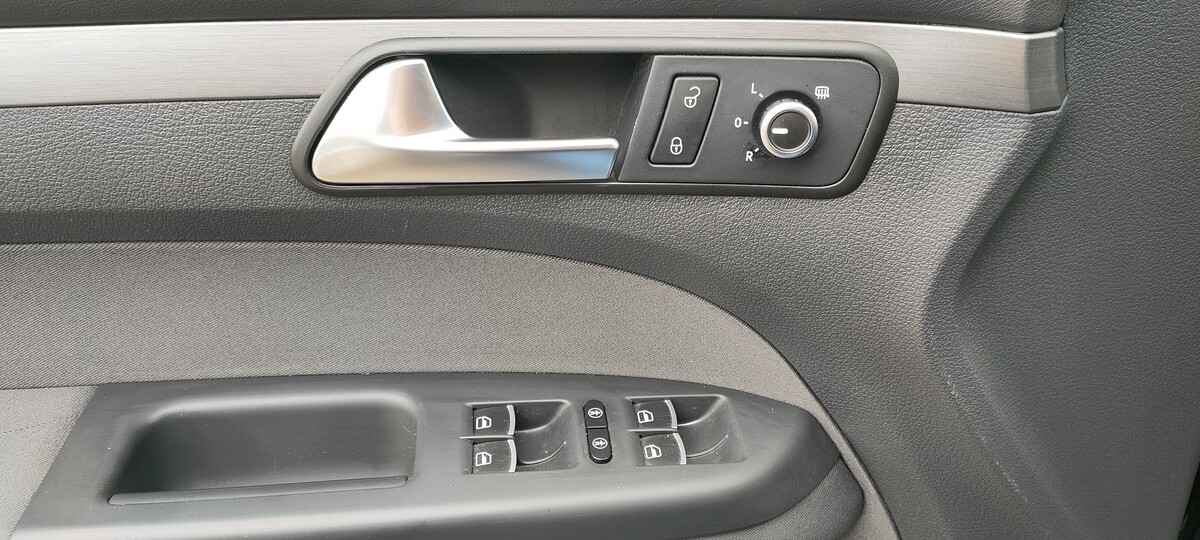 Elbląg Volkswagen Touran 1.6TDI 105km 2011r. - minivan 5-osobowy, bardzo funkcjonalny i wygodny.