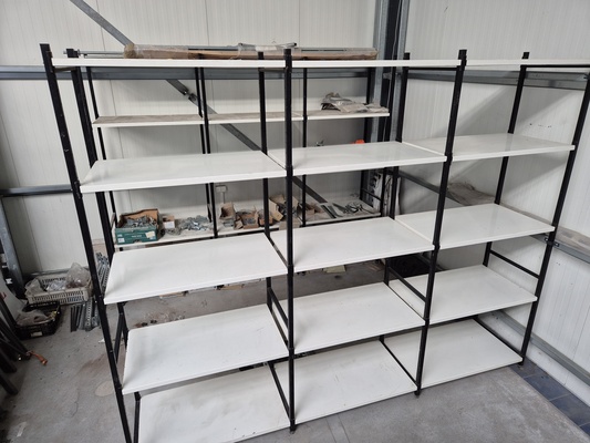 Elbląg Mam do sprzedania regały magazynowe metalowe bardzo solidne, deklarowany ciężar na jedną półkę ok 200 kg.
