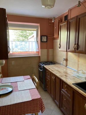 Elbląg Atrakcyjne 2-pokojowe mieszkanie w centrum na wynajem – umeblowane 🏠Balkon • 1 piętro •