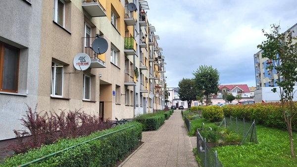 Elbląg KWADRAT NIERUCHOMOŚCI2 pokojeparterpo remonciemedia z miastaSM Sielanka - centrum miasta