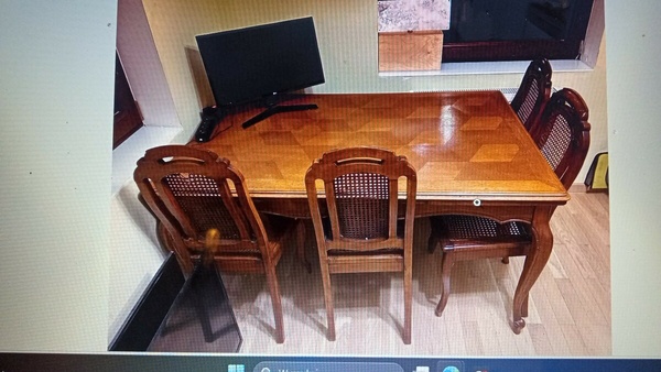 Elbląg Stół rozkładany + 4 krzesła retro holenderskie &ndash; stan dobry! ✨Oferta zawiera 4 krzesła, możliwość