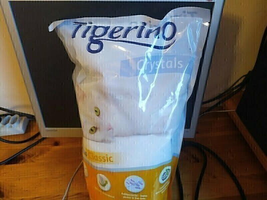 Elbląg Odsprzedam żwirek silikonowy Tigerino crystals worek 5l do kuwety. Bardzo dobrze wchłania wilgoć, czysto w