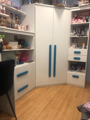 Elbląg Na sprzedaz używane meble, zestaw: wielka szafa narożna100x100x192,słupek45x38x192,, komoda 90x38x132,biurko