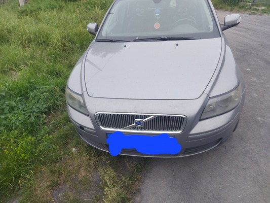 Elbląg Sprzedam Volvo v50 1.6d działająca klimatyzacja, cztery elektryczne szyby i lusterka 2 komplety kluczyków