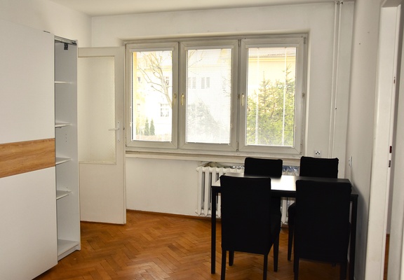 Elbląg ATUT NIERUCHOMOŚCI POLECA:Trzy pokojowe mieszkanie w bloku na wysokim parterze, idealne dla osób starszych,