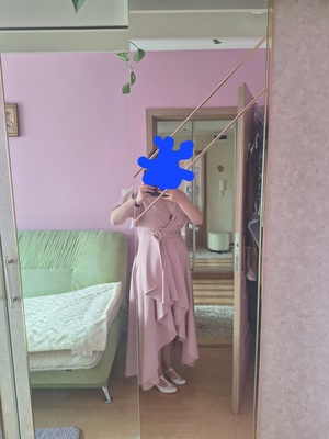 Elbląg Sukienka długa w kolorze pudrowego różu rozmiar 44.Piękna i elegancka propozycja dla kobiety na specjalne