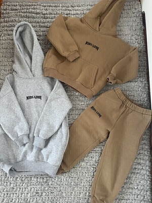 Elbląg Dresiki dla dziewczynki od 1 do 5latek. Bardzo dobre firmy Newbie, Kids Love, Zara... Dresiki są używane