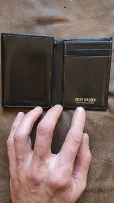 Elbląg Sprzedam portfel marki Steve Madden, wykonany z prawdziwej skóry (Genuine Leather). Portfel jest w stanie
