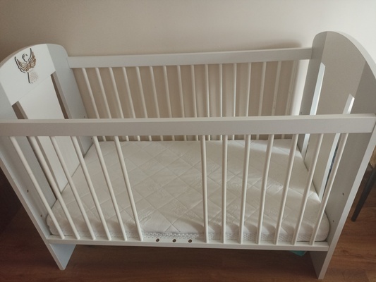 Elbląg Sprzedam łóżeczko wraz z materacem 120/60 cm.