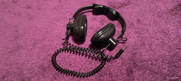 Elbląg słuchawki tonsil 2x400 ohm. w idealnym stanie wtyk typu jack 6,3 mm  sprawne. dzwonic po 15 ej.