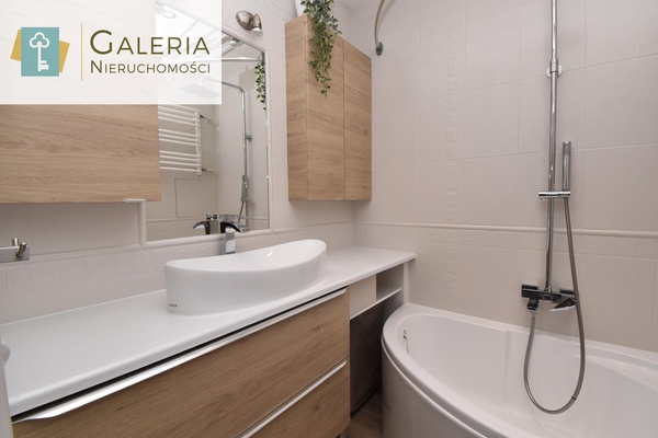 Elbląg GALERIA NIERUCHOMOŚCIZ pasji i miłości do nieruchomościNa sprzedaż: Jasne, przestronne, trzypokojowe mieszkanie