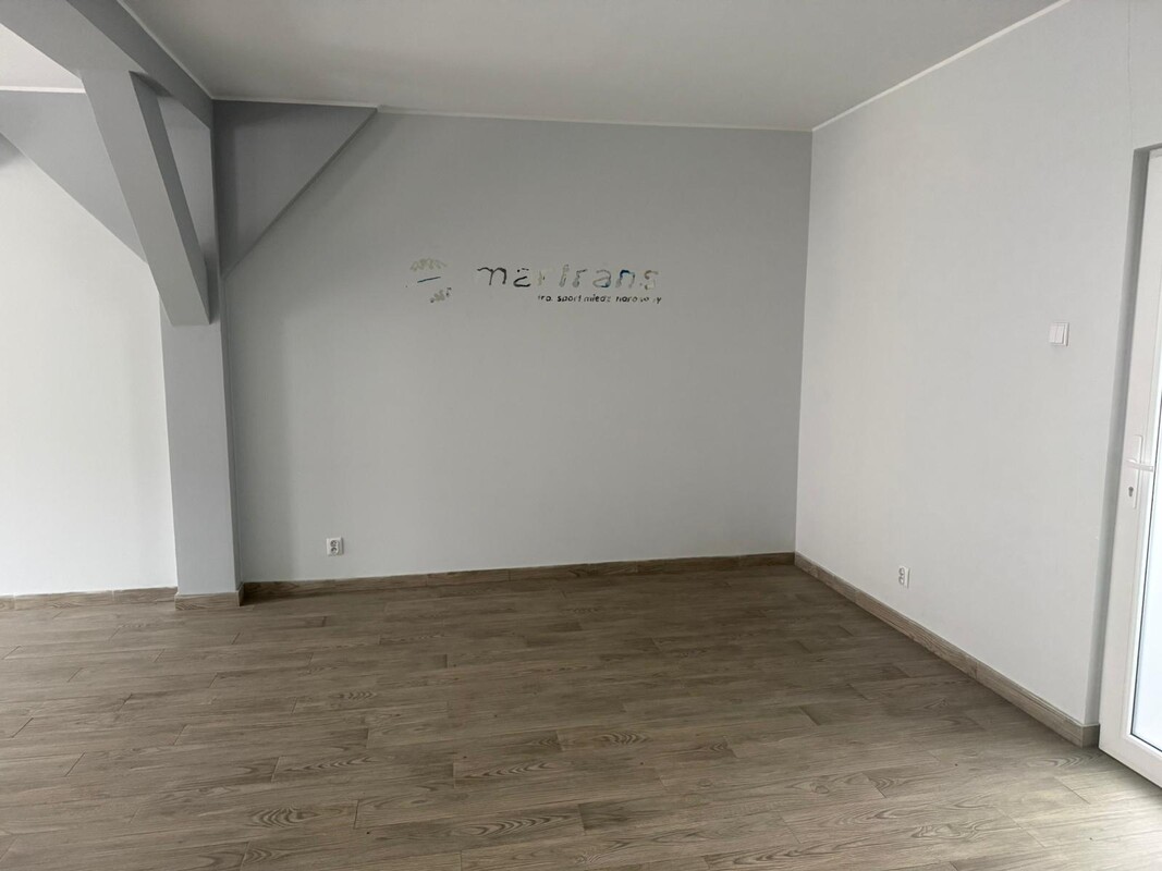 Elbląg 🌟 Przestronny, klimatyzowany lokal 80m² na wynajem – idealny na biuro lub usługi!