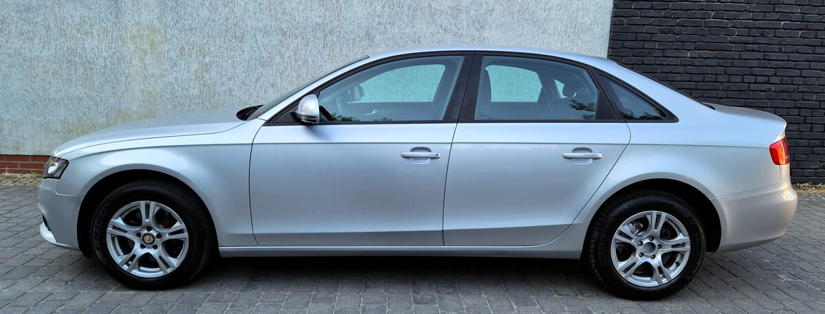 Elbląg 🚗 Audi A4 B8 S-LINE 1,8 Benzyna 120 KM, 2009 rok — Manual, Klimatyzacja, ALU, Tempomat, Nowe OC i