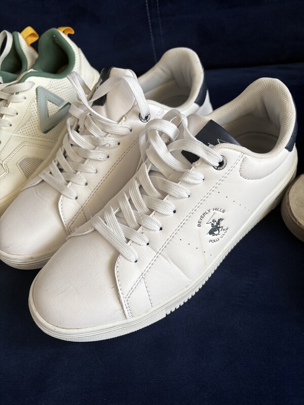 Elbląg Sprzedam męskie buty. Wszystkie rozmiar 42.Jordany 200 zł, pozostałe po 100 zł para.