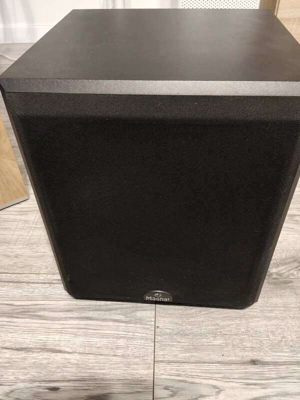 Elbląg Sprzedam amplituner kina domowego Denon AVR-2113. W zestawie: oryginalny pilot, kabel zasilający. Brak