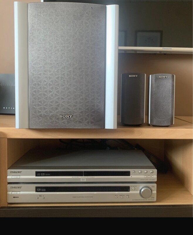 Elbląg Sony HTP-1200 zestaw kina domowego typu „all-in-one”, przeznaczony do domowej rozrywki z dźwiękiem