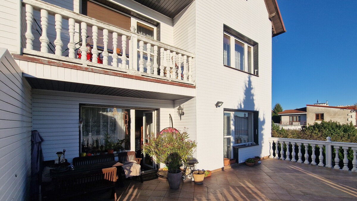 Elbląg FENIKS NIERUCHOMOŚCIPOLECA:DOM WOLNOSYTOJĄCY ELBLĄG UL. KAMIENNACENA 890.000 ZŁ POWIERZCHNIA DOMU 298,74