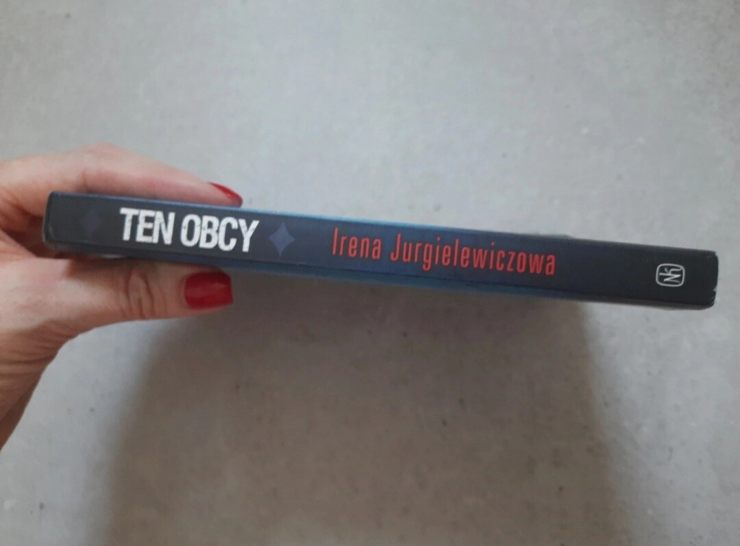 Elbląg Ten obcy - Irena Jurgielewiczowa.
Lektura w klasie 6-8.
Stan bdb, widocznh na zdjęciach.
Zwykle ślady