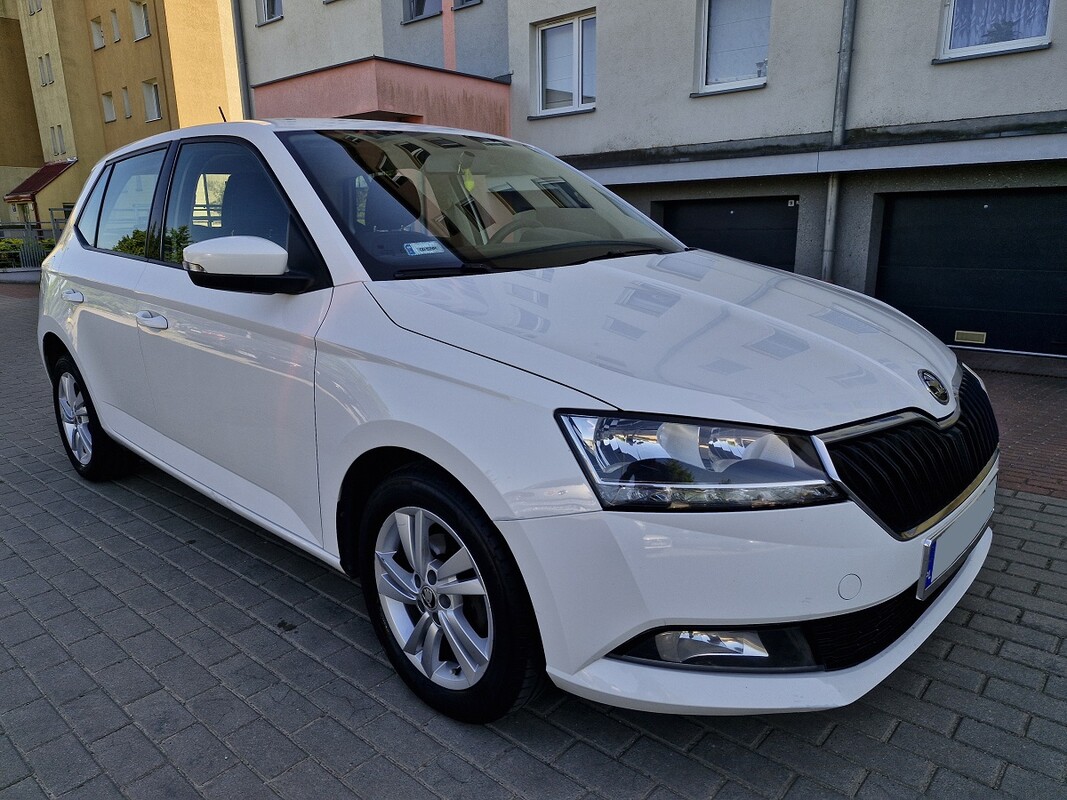 Elbląg Skoda Fabia1.0 Benzyna ( MPI )Rok 2020KlimatyzacjaCzujniki parkowaniaKupiona w Polskim Salonie