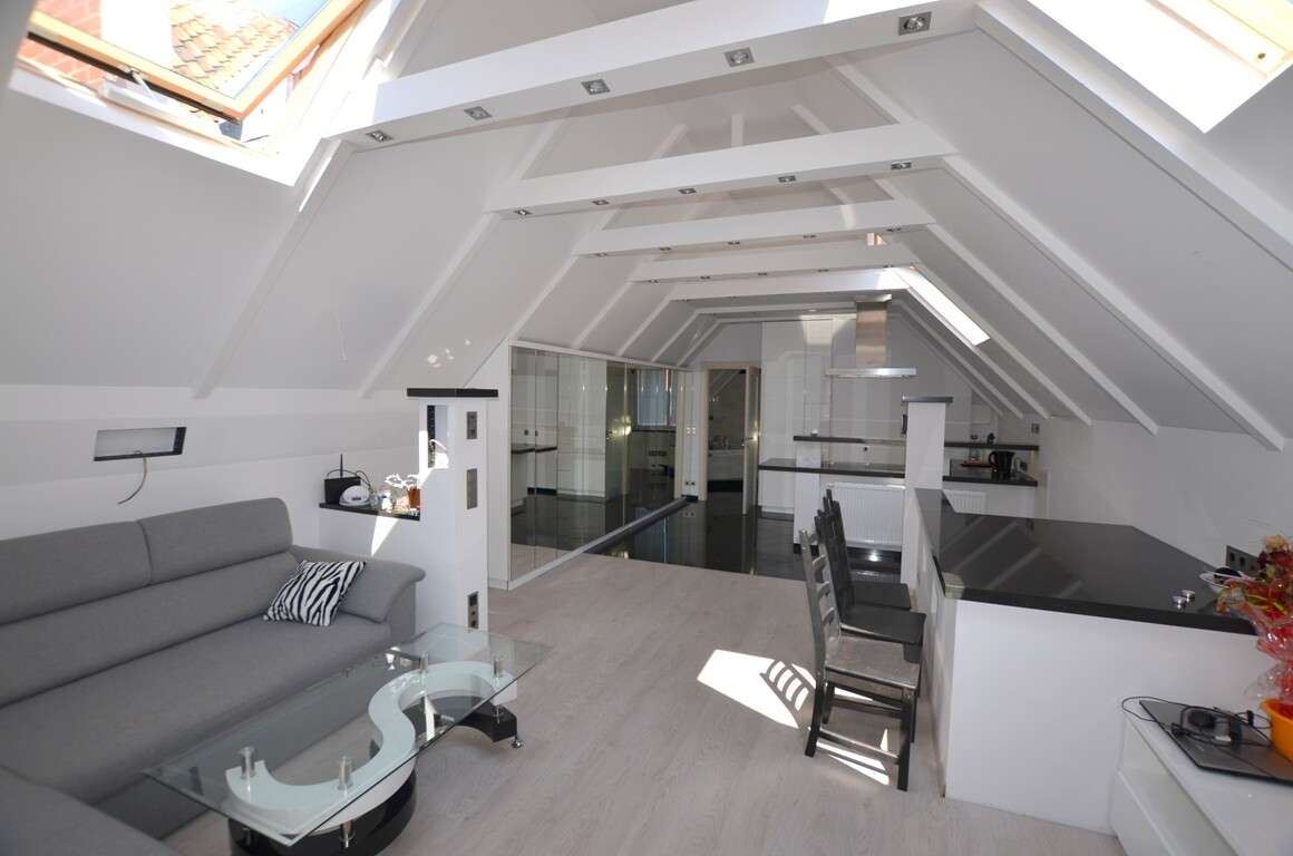Elbląg 💎 Wynajmę Ekskluzywne Studio-Loft na Starówce (55 m²) + Balkon – Pełne Wyposażenie i