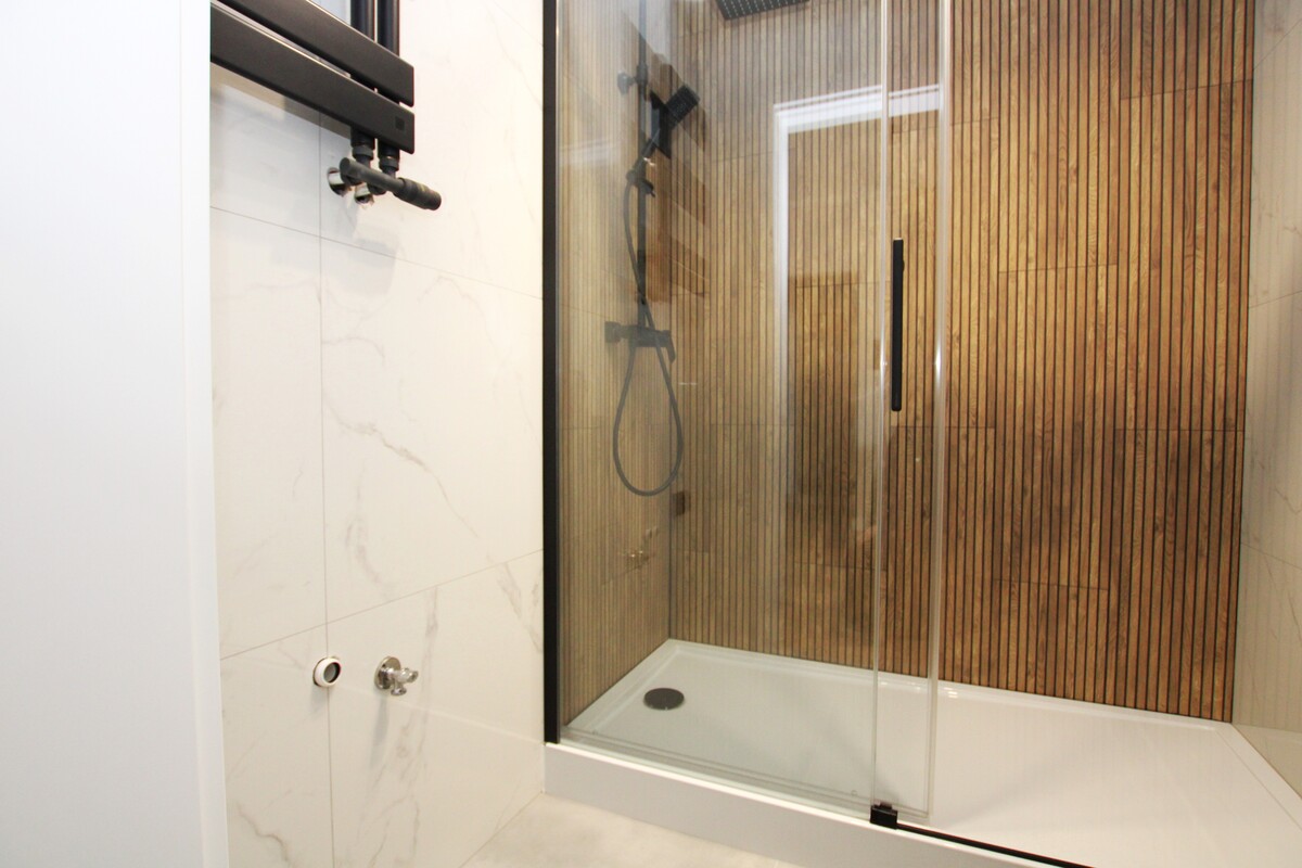 Elbląg NIERUCHOMOŚCI ANNA KRASZEWSKA 4-pokojowe mieszkanie o wysokim standardzie ul. Wybickiego **