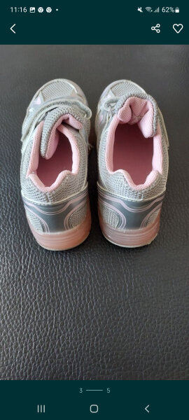 Elbląg Sprzedam buty dla dziewczynki, świecące sneakersy w rozmiarze 28.Stan bdb. Polecam.