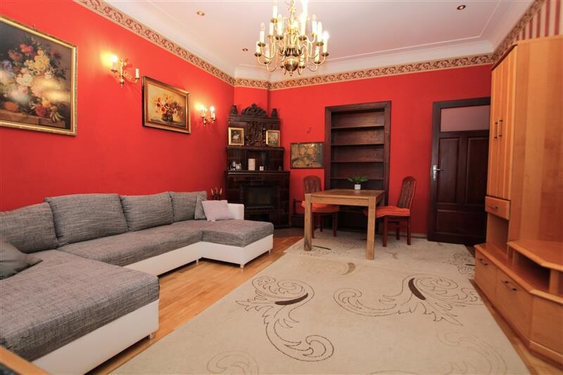 Elbląg NIERUCHOMOŚCI ANNA KRASZEWSKA Mieszkanie na wynajem w centrum miasta ul. Winna