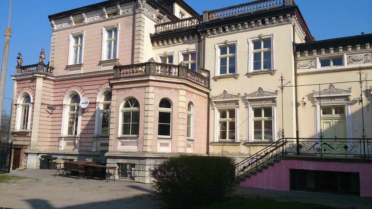 Elbląg PAŁACYK ZACISZE - zabytkowy, klimatyczny budynek w centrum miasta - kompleksowe rozwiązanie dla Twojej firmy!-